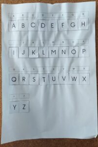 Reconstituer alphabet lettres capitales